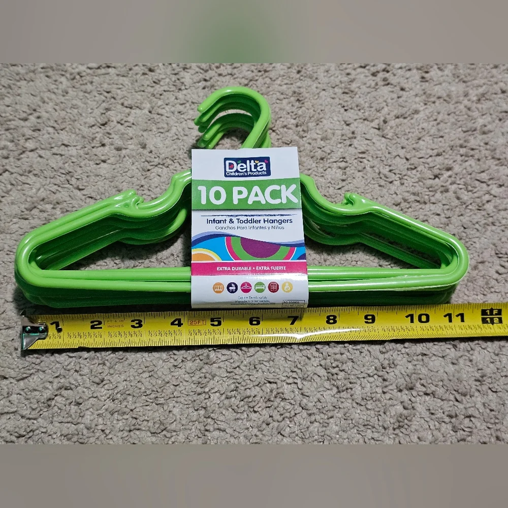 NWT Infant / Toddler Green Plastic Clothes Hangers - Set of 10 New